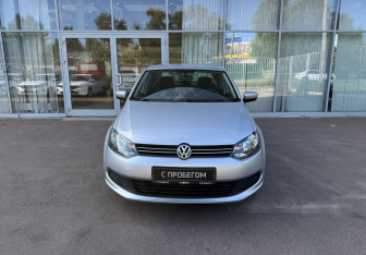 Подержанный автомобиль Volkswagen Polo Sedan 2014 года (2 фото)