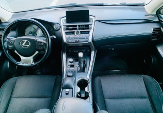 Подержанный автомобиль Lexus NX 2015 года (11 фото)