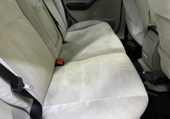 Подержанный автомобиль Ford Focus Sedan 2006 года (11 фото)