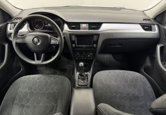 Подержанный автомобиль Skoda Rapid Liftback 2019 года (10 фото)