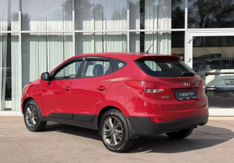 Подержанный автомобиль Hyundai ix35 2013 года (7 фото)