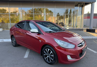 Подержанный автомобиль Hyundai Solaris Sedan 2012 года (3 фото)