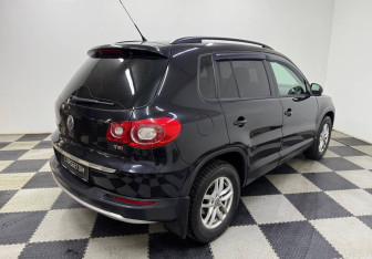 Подержанный автомобиль Volkswagen Tiguan 2009 года (5 фото)