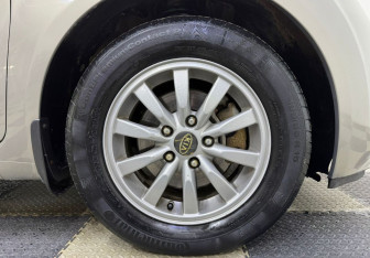 Подержанный автомобиль Kia Venga 2016 года (12 фото)