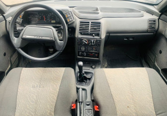 Подержанный автомобиль LADA (ВАЗ) 2111 2001 года (11 фото)