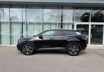 Подержанный автомобиль Kia Sportage 2023 года (8 фото)