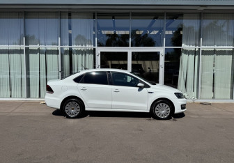 Подержанный автомобиль Volkswagen Polo Sedan 2018 года (4 фото)