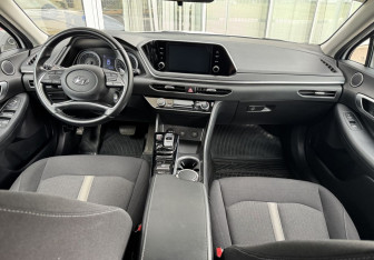 Подержанный автомобиль Hyundai Sonata 2020 года (9 фото)
