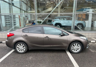 Подержанный автомобиль Kia Cerato Sedan 2014 года (4 фото)