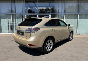 Подержанный автомобиль Lexus RX 2009 года (5 фото)