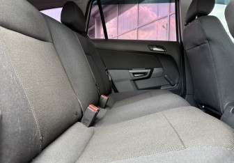 Подержанный автомобиль Opel Astra Wagon 2014 года (11 фото)