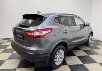 Подержанный автомобиль Nissan Qashqai 2017 года (5 фото)