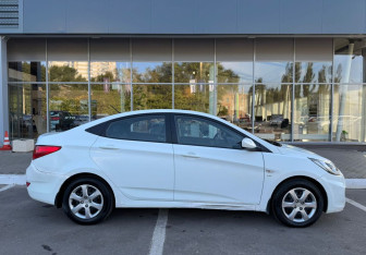 Подержанный автомобиль Hyundai Solaris Sedan 2011 года (4 фото)