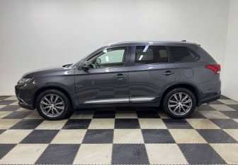 Подержанный автомобиль Mitsubishi Outlander 2018 года (8 фото)