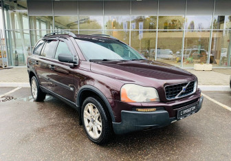 Подержанный автомобиль Volvo XC90 2006 года (3 фото)