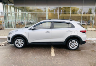 Подержанный автомобиль Kia Rio Hatchback 2020 года (8 фото)