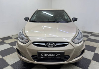 Подержанный автомобиль Hyundai Solaris Hatchback 2013 года (2 фото)