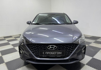 Подержанный автомобиль Hyundai Solaris Sedan 2021 года (2 фото)