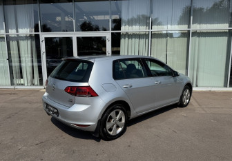 Подержанный автомобиль Volkswagen Golf Hatchback 2013 года (5 фото)