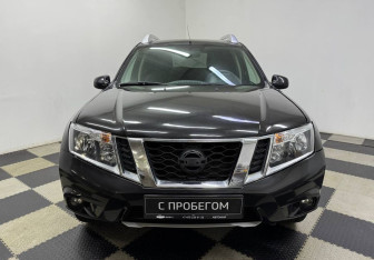 Подержанный автомобиль Nissan Terrano 2018 года (2 фото)