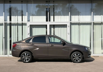 Подержанный автомобиль LADA (ВАЗ) Vesta Sedan 2020 года (4 фото)