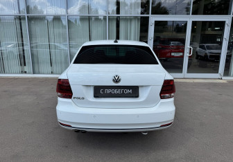 Подержанный автомобиль Volkswagen Polo Sedan 2018 года (6 фото)