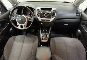 Подержанный автомобиль Kia Venga 2016 года (10 фото)