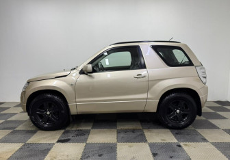 Подержанный автомобиль Suzuki Grand Vitara 2006 года (8 фото)