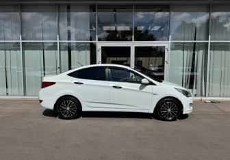 Подержанный автомобиль Hyundai Solaris Sedan 2015 года (4 фото)