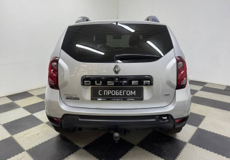 Подержанный автомобиль Renault Duster 2018 года (6 фото)