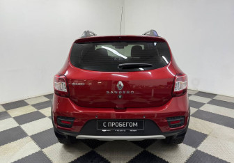 Подержанный автомобиль Renault Sandero 2018 года (6 фото)