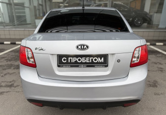 Подержанный автомобиль Kia Rio Sedan 2009 года (6 фото)