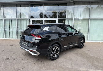 Подержанный автомобиль Kia Sportage 2023 года (5 фото)