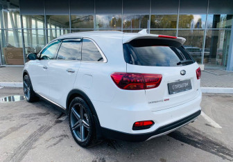 Подержанный автомобиль Kia Sorento 2018 года (7 фото)