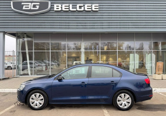 Подержанный автомобиль Volkswagen Jetta Sedan 2012 года (8 фото)