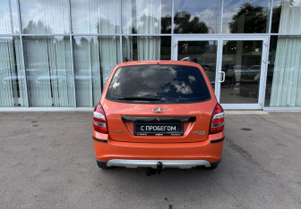 Подержанный автомобиль LADA (ВАЗ) Kalina Hatchback 2016 года (6 фото)