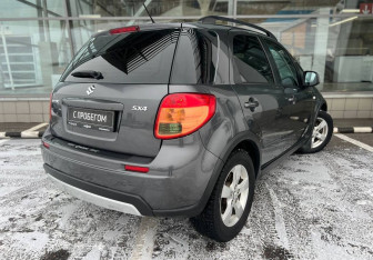 Подержанный автомобиль Suzuki SX4 Hatchback 2010 года (5 фото)