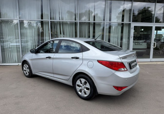 Подержанный автомобиль Hyundai Solaris Sedan 2014 года (7 фото)