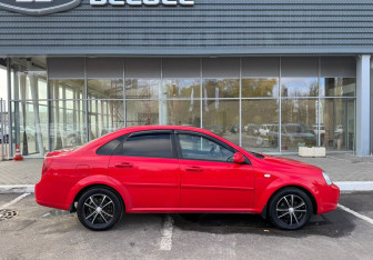 Подержанный автомобиль Chevrolet Lacetti Sedan 2008 года (4 фото)