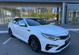 Подержанный автомобиль Kia Optima Sedan 2020 года (3 фото)