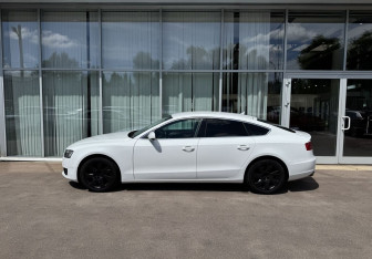 Подержанный автомобиль Audi A5 Liftback 2010 года (8 фото)