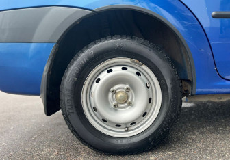 Подержанный автомобиль Renault Logan Sedan 2008 года (12 фото)