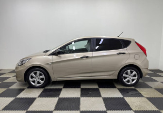 Подержанный автомобиль Hyundai Solaris Hatchback 2013 года (8 фото)