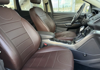 Подержанный автомобиль Ford Kuga 2014 года (10 фото)