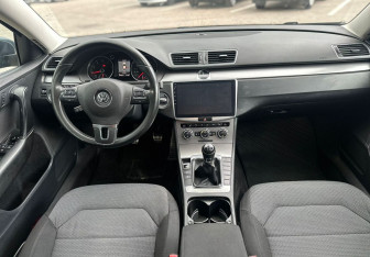 Подержанный автомобиль Volkswagen Passat Sedan 2013 года (9 фото)
