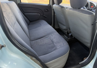 Подержанный автомобиль Renault Logan Sedan 2007 года (11 фото)