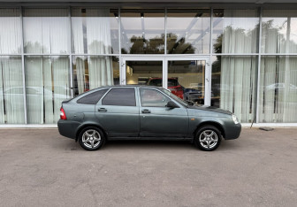 Подержанный автомобиль LADA (ВАЗ) Priora Hatchback 2011 года (4 фото)