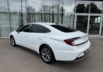 Подержанный автомобиль Hyundai Sonata 2020 года (7 фото)