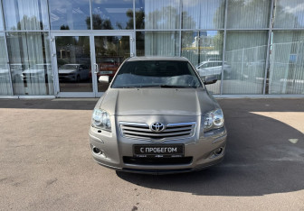 Подержанный автомобиль Toyota Avensis Sedan 2006 года (2 фото)
