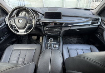 Подержанный автомобиль BMW X6 2019 года (9 фото)